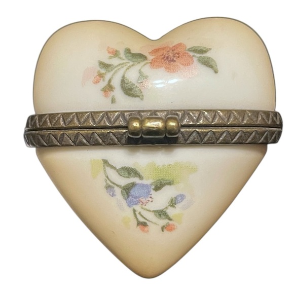 Midwest of Cannon Falls PHB Collection Hand Painted Friendship Heart Trinket Box - Picture 4 of 13